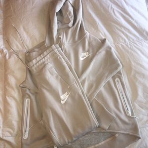 Nike track outfit